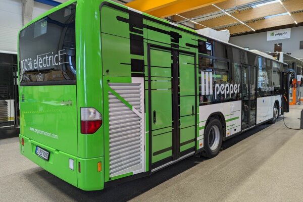 Ansicht der pepper Busses im neuen Design von rechts hinten
