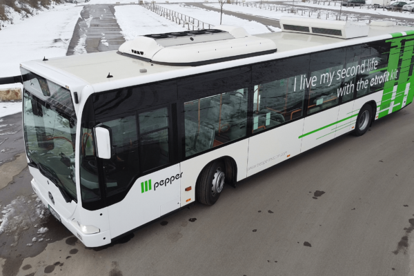 Ansicht des pepper Busses von links oben